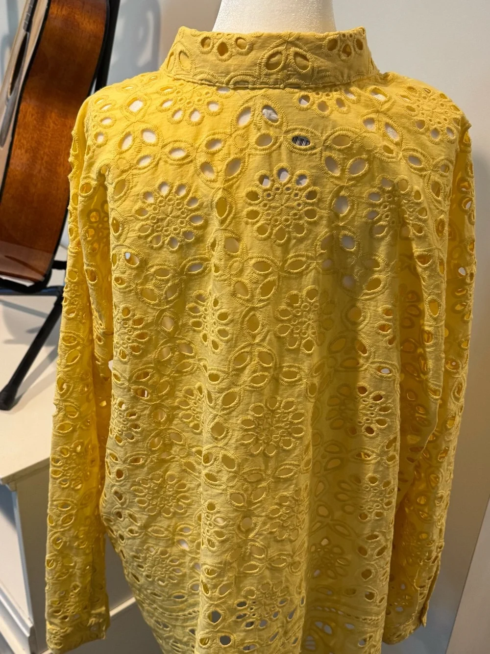 J. Jill Women’s 2X Yellow eyelet button front shirt long sleeve, scalloped hem. - Picture 2 of 7
